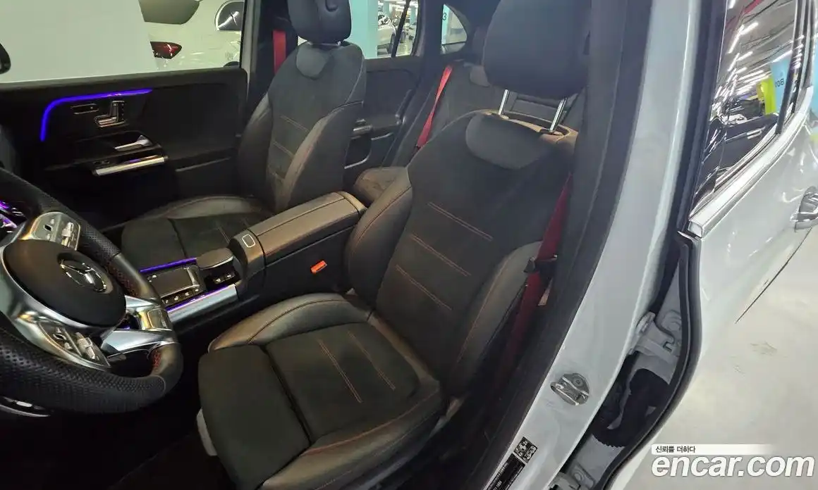 Mercedes-Benz GLA-Class 2023 2.0 гидро, фото 13