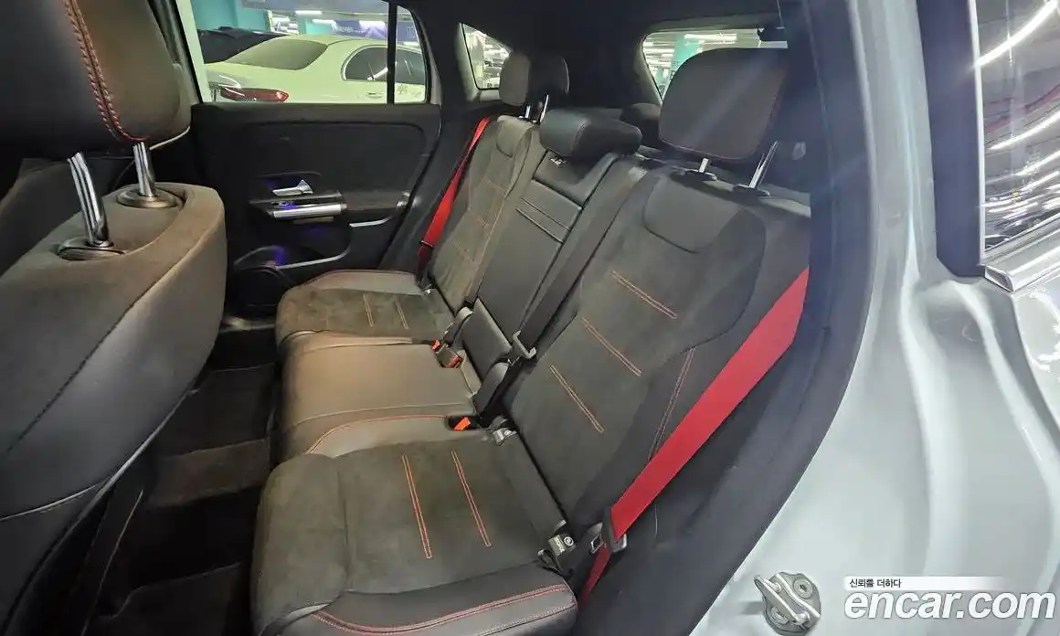 Mercedes-Benz GLA-Class 2023 2.0 гидро, фото 14