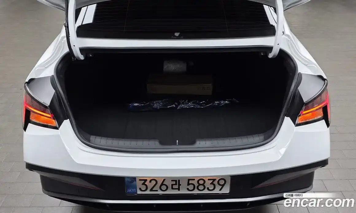 Hyundai Avante 2025 1.6 автомат (гидро), фото 22
