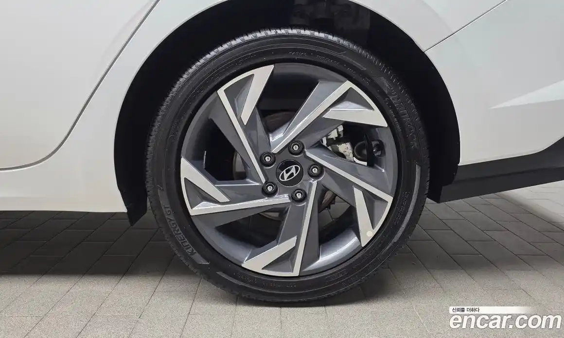Hyundai Avante 2025 1.6 автомат (гидро), фото 7