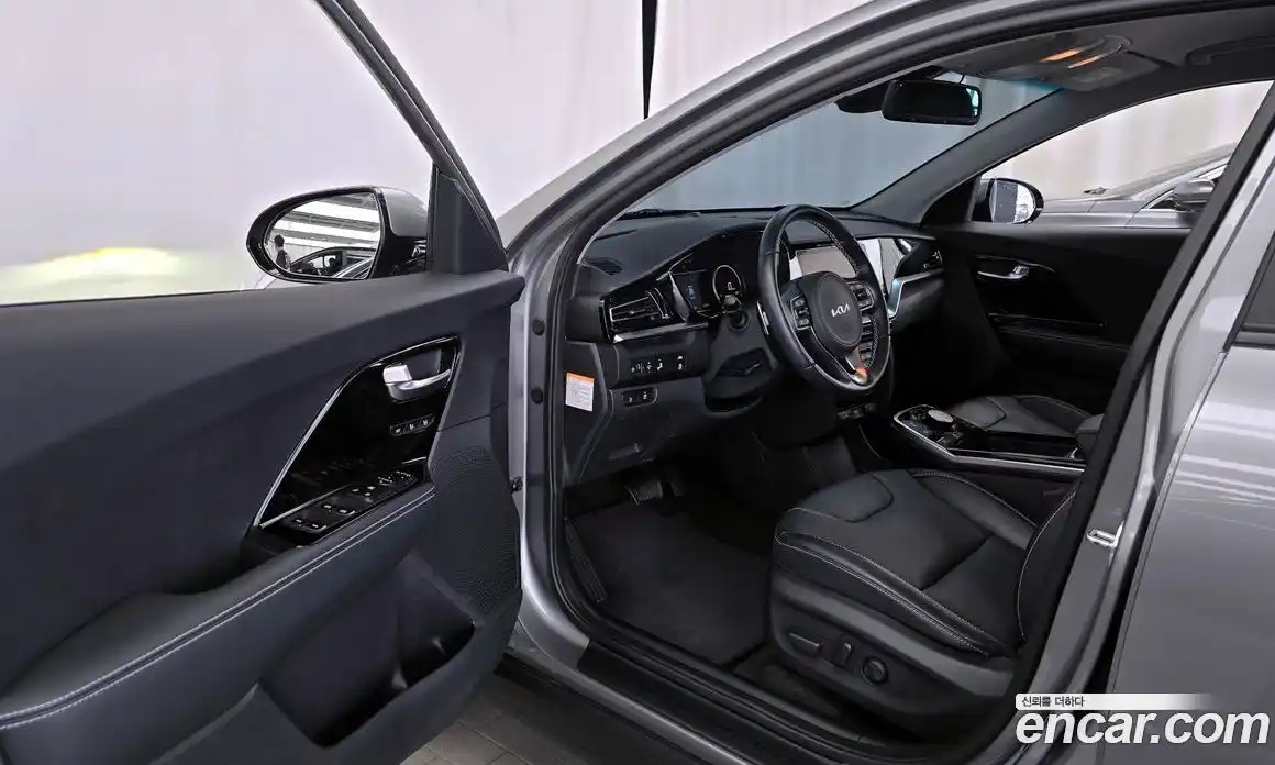 Kia Niro 2021 0.2 автомат (гидро), фото 13