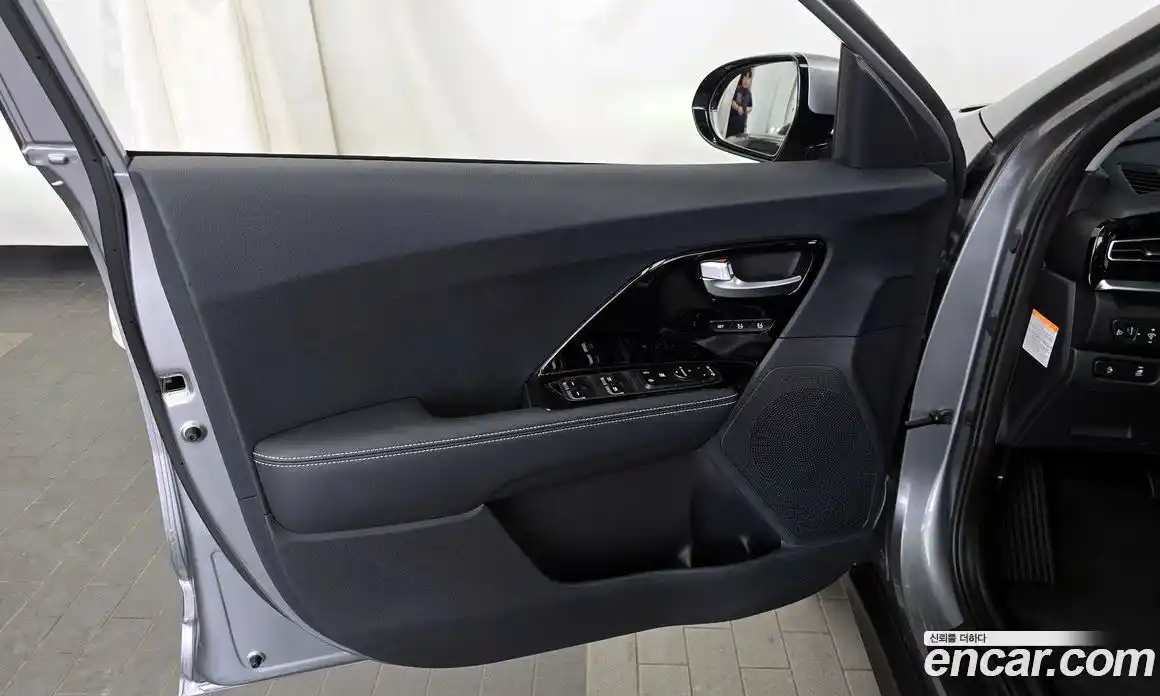 Kia Niro 2021 0.2 автомат (гидро), фото 14
