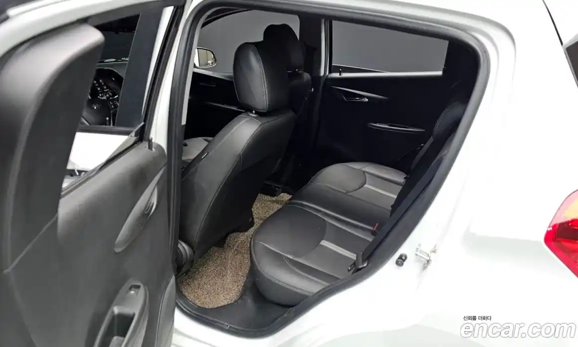Chevrolet Spark 2022 1.0 автомат (гидро), фото 11