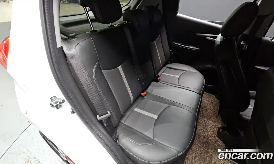 Chevrolet Spark 2022 1.0 автомат (гидро), фото 12
