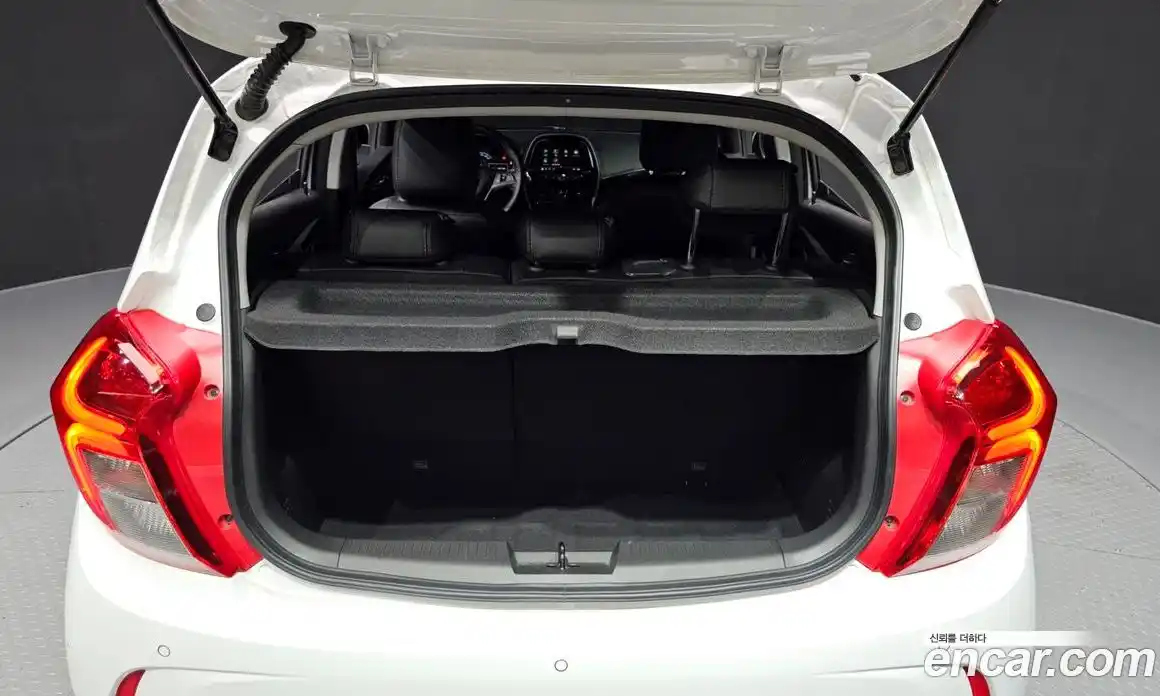 Chevrolet Spark 2022 1.0 автомат (гидро), фото 17