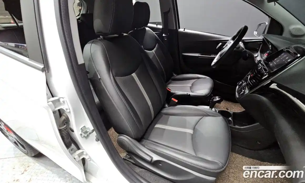 Chevrolet Spark 2022 1.0 автомат (гидро), фото 18
