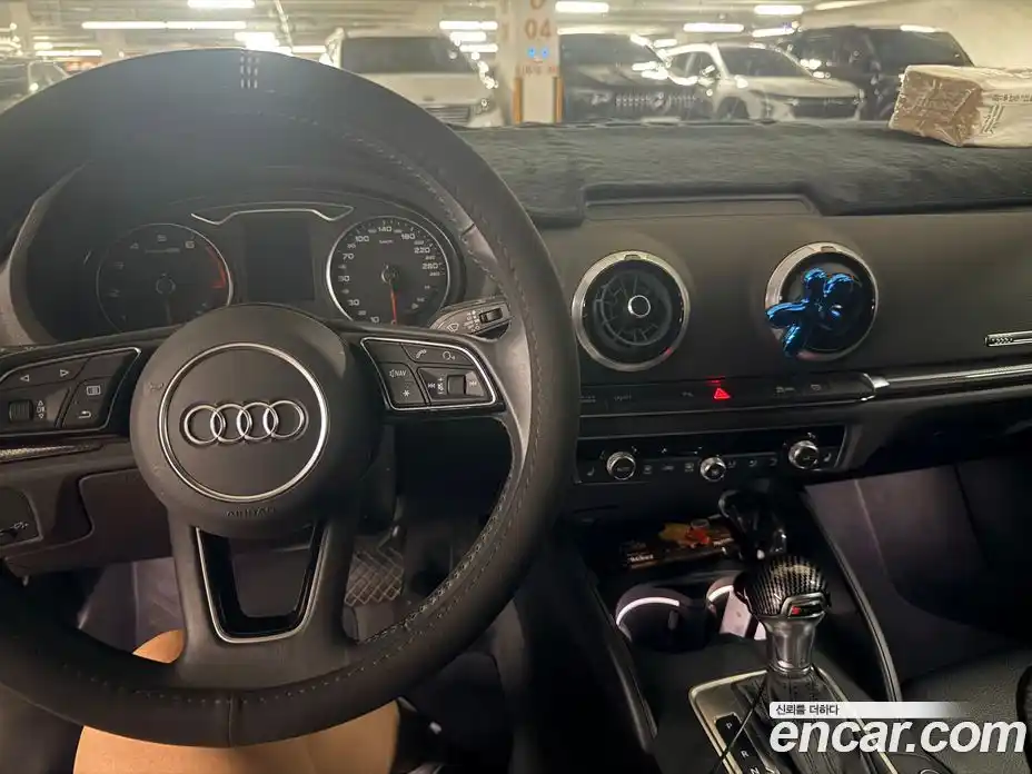 Audi A3 2018 2.0 автомат (гидро), фото 5