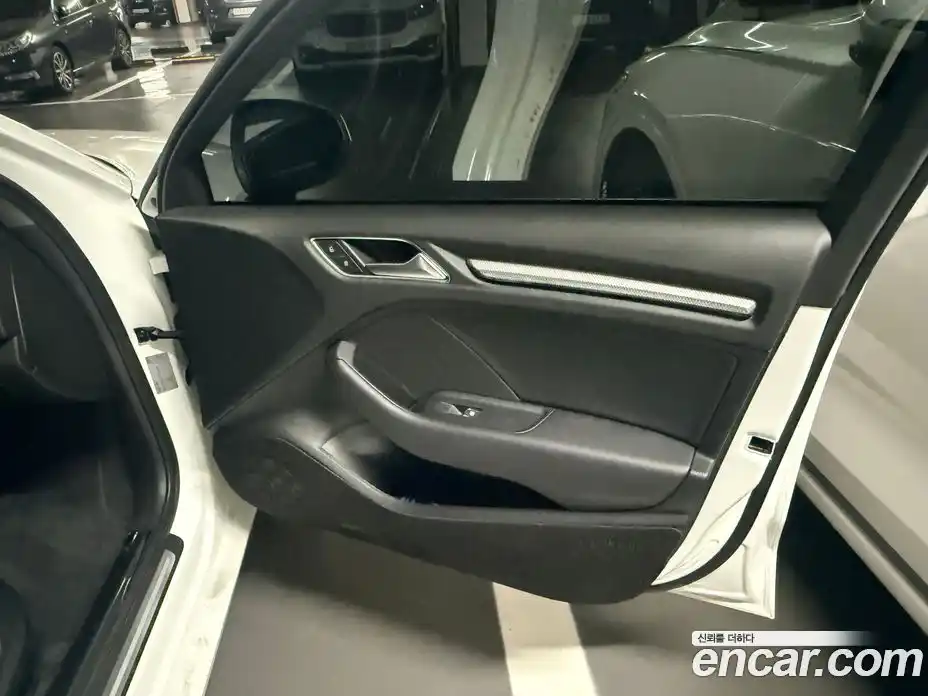Audi A3 2018 2.0 автомат (гидро), фото 6