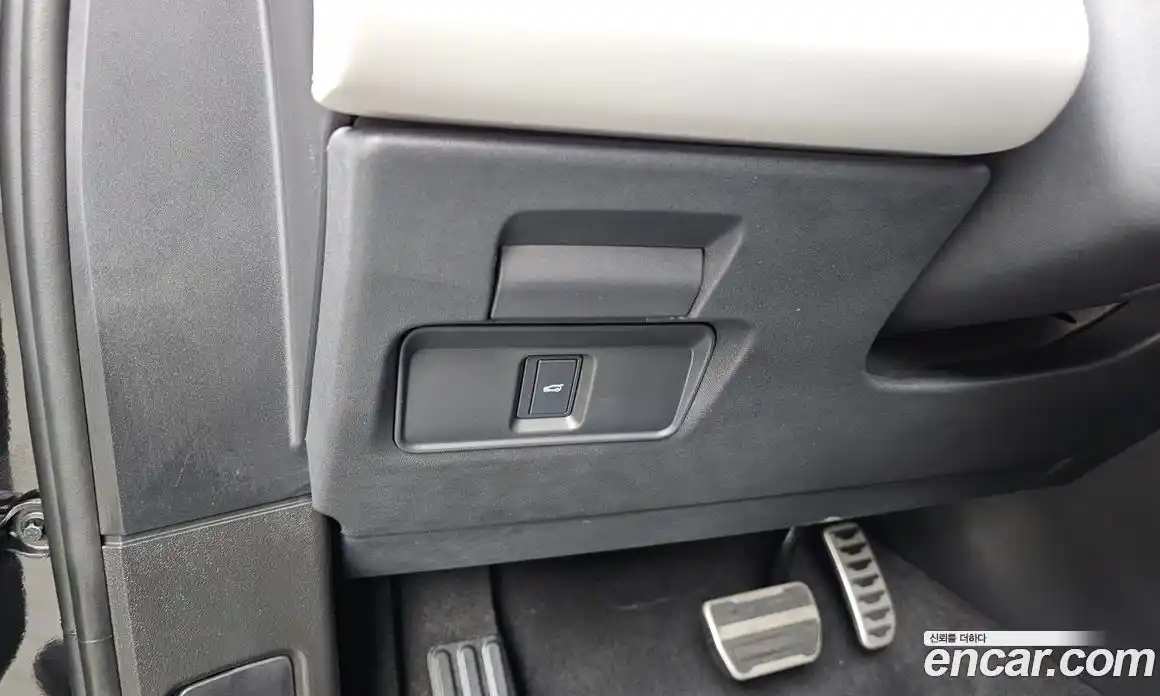 Land Rover Range Rover Evoque 2025 2.0 автомат (гидро), фото 26