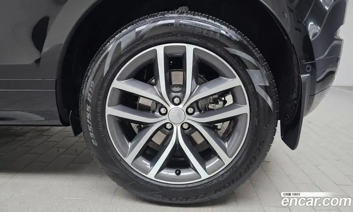 Land Rover Range Rover Evoque 2025 2.0 автомат (гидро), фото 7