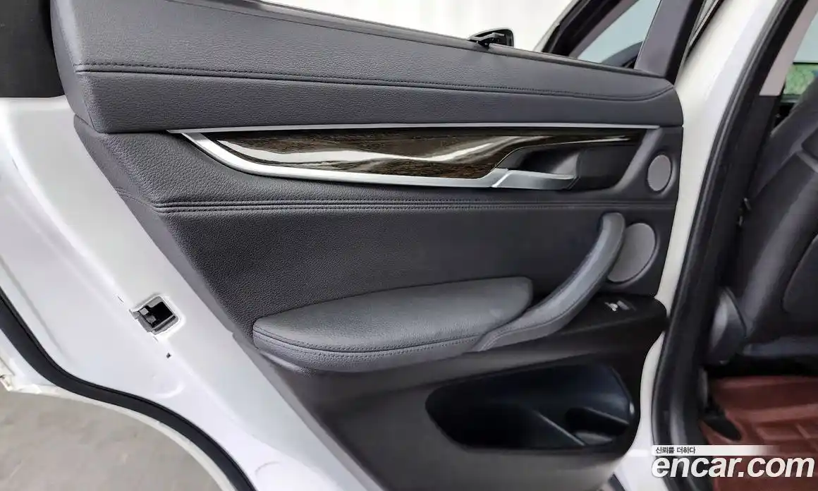 BMW X6 2016 3.0 автомат (гидро), фото 14