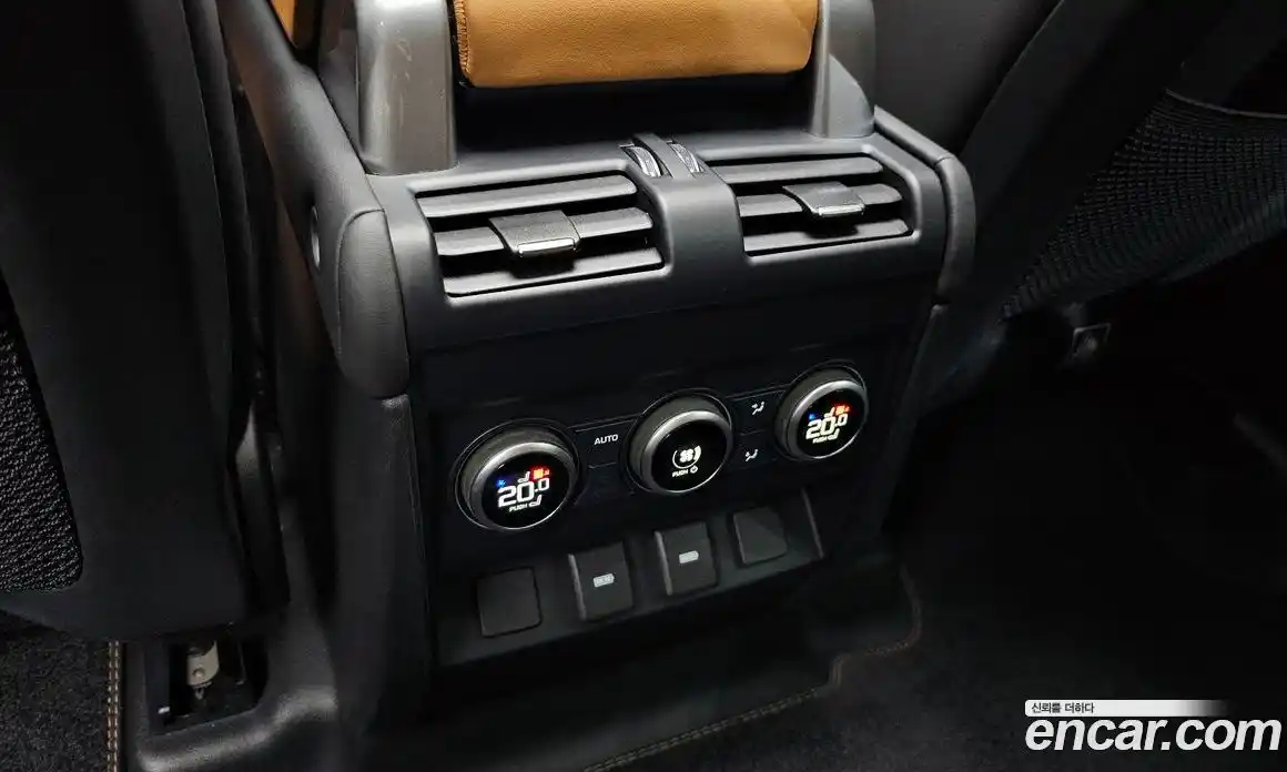 Land Rover Defender 2023 3.0 автомат (гидро), фото 31