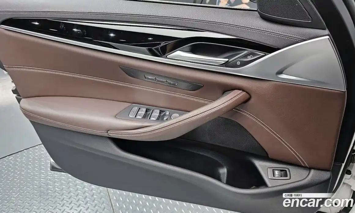 BMW 5 серия 2021 2.0 автомат (гидро), фото 14