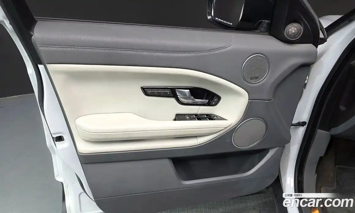 Land Rover Range Rover Evoque 2015 2.0 автомат (гидро), фото 14