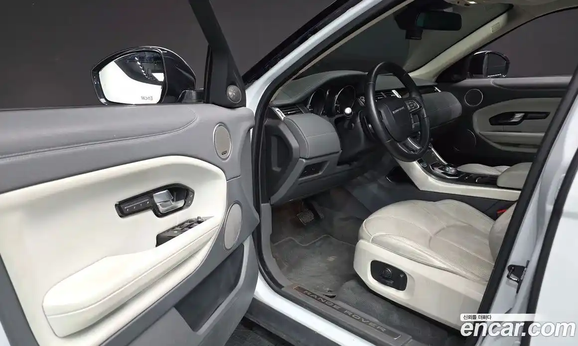 Land Rover Range Rover Evoque 2015 2.0 автомат (гидро), фото 17