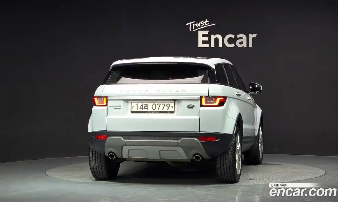 Land Rover Range Rover Evoque 2015 2.0 автомат (гидро), фото 4