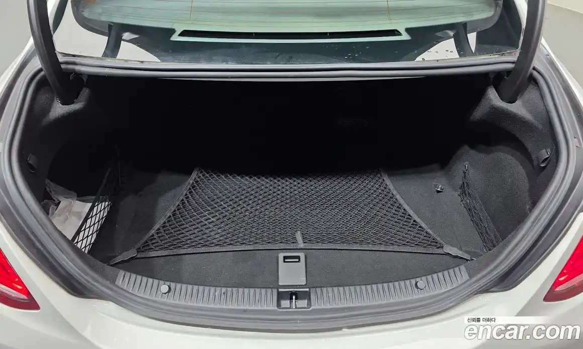 Mercedes-Benz C-Class 2016 2.0 гидро, фото 20 Mercedes-Benz C-Class 2016 2.0 гидро, фото 20