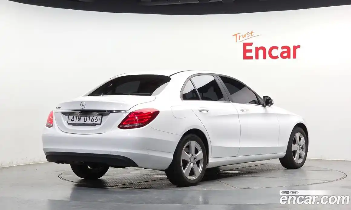 Mercedes-Benz C-Class 2016 2.0 гидро, фото 2 Mercedes-Benz C-Class 2016 2.0 гидро, фото 2