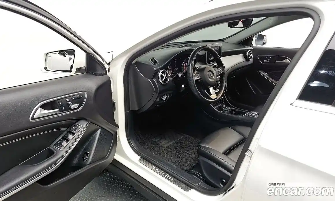 Mercedes-Benz GLA-Class 2019 2.0 гидро, фото 12 Mercedes-Benz GLA-Class 2019 2.0 гидро, фото 12