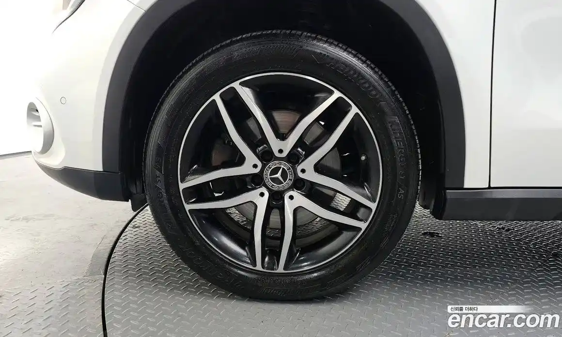 Mercedes-Benz GLA-Class 2019 2.0 гидро, фото 4 Mercedes-Benz GLA-Class 2019 2.0 гидро, фото 4