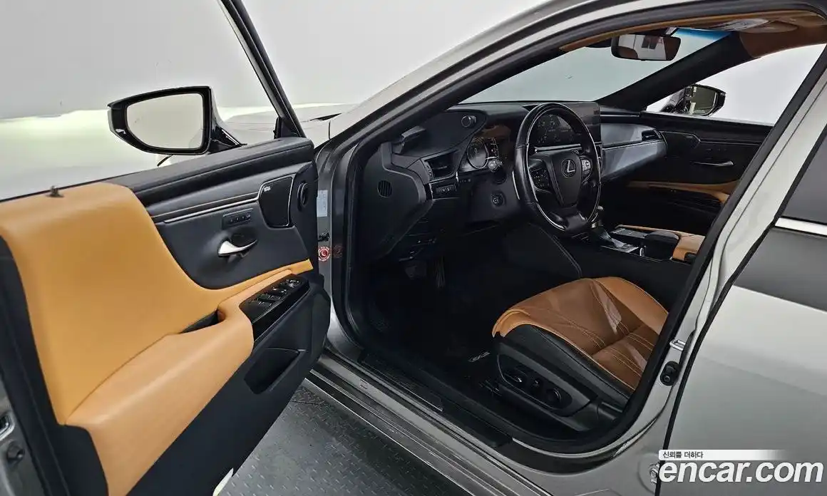 Lexus ES 2022 2.5 гидро, фото 13