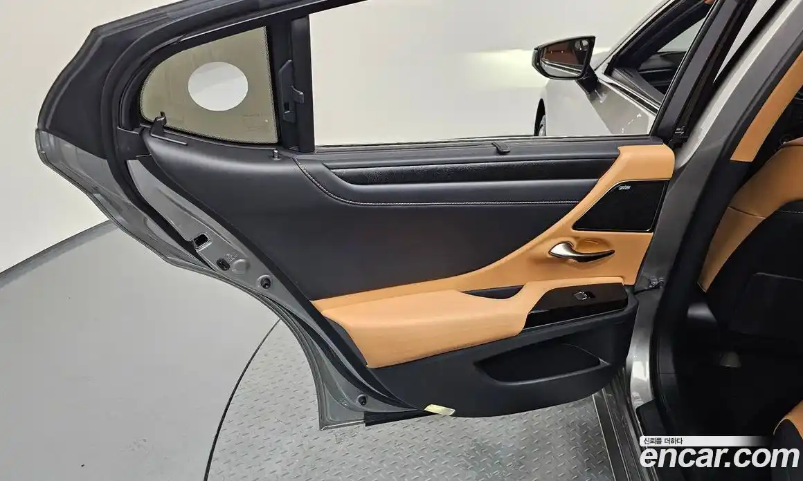 Lexus ES 2022 2.5 гидро, фото 15