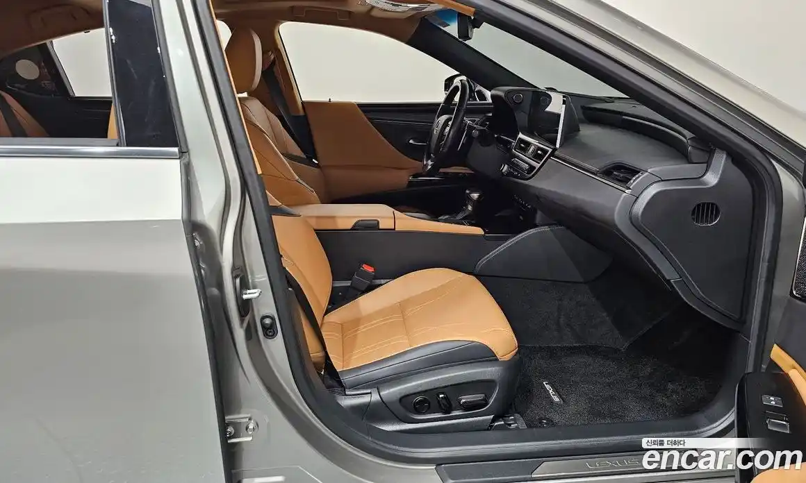 Lexus ES 2022 2.5 гидро, фото 16