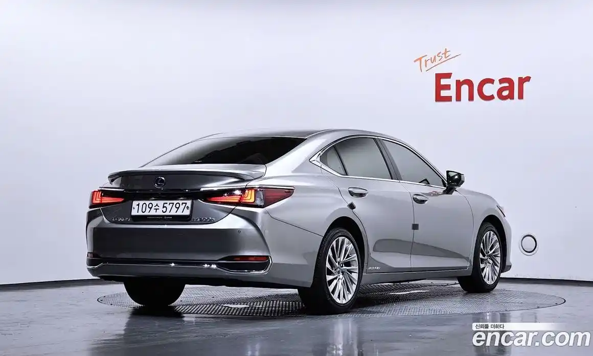 Lexus ES 2022 2.5 гидро, фото 2