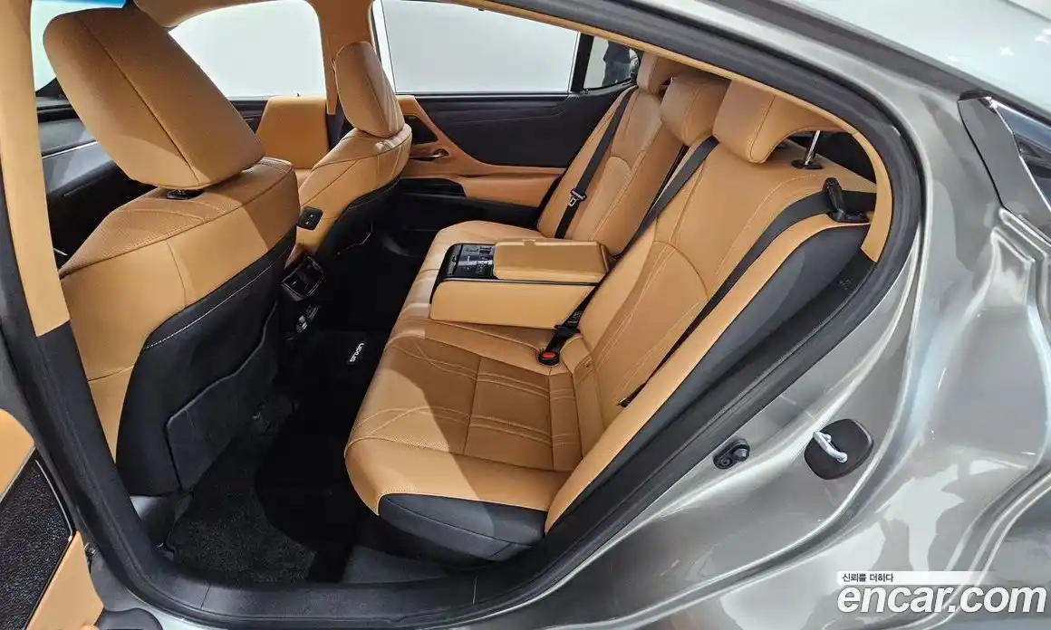 Lexus ES 2022 2.5 гидро, фото 28