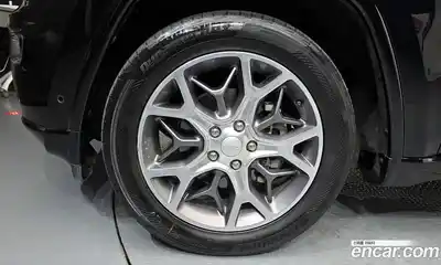 Jeep Cherokee 2020 3.6 автомат (гидро), миниатюра 5