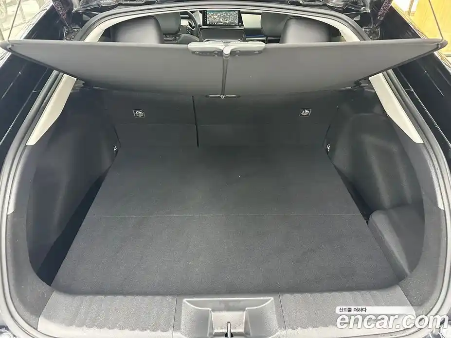 Toyota Prius 2023 2.0 вариатор, фото 18