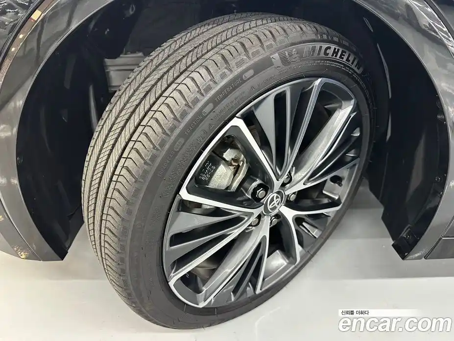 Toyota Prius 2023 2.0 вариатор, фото 5