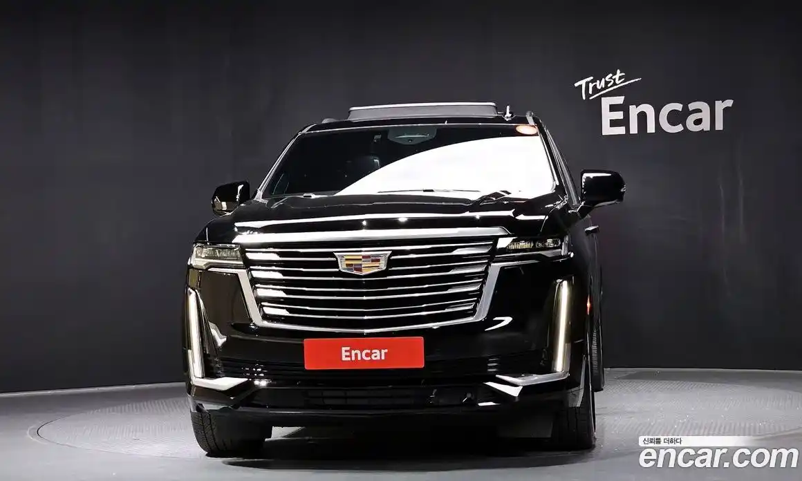 Cadillac Escalade 2023 6.2 гидро, фото 3