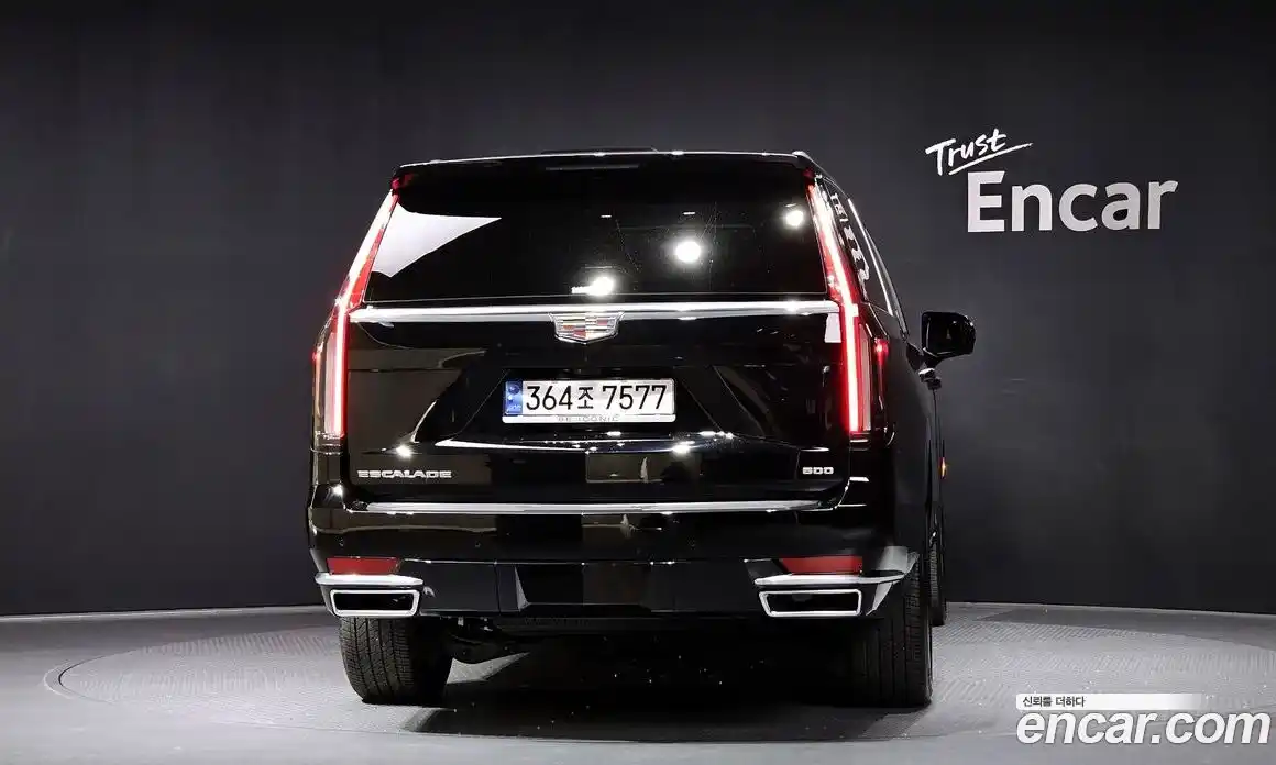 Cadillac Escalade 2023 6.2 гидро, фото 4