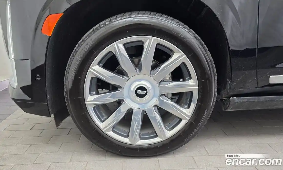 Cadillac Escalade 2023 6.2 гидро, фото 5