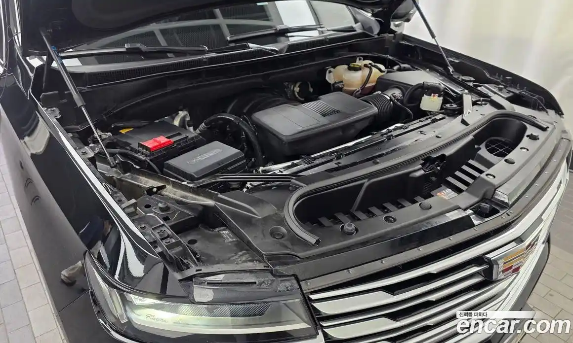 Cadillac Escalade 2023 6.2 гидро, фото 6