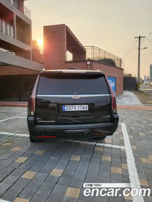 Cadillac Escalade 2018 6.2 гидро, фото 2