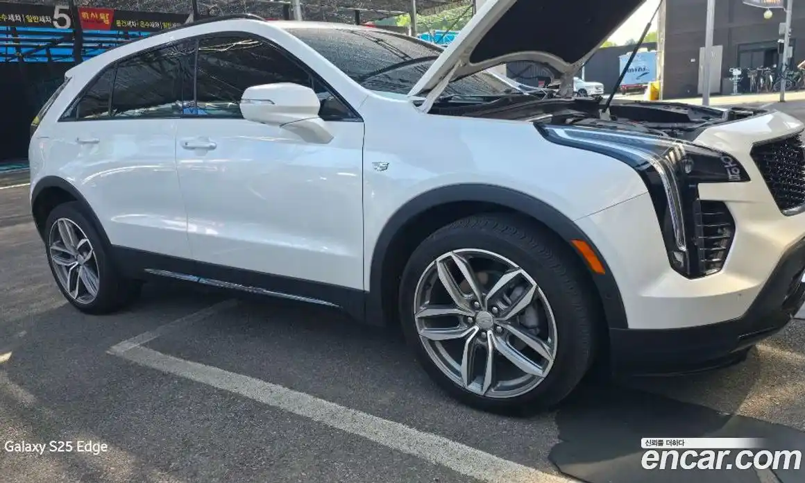 Cadillac XT4 2023 2.0 гидро, фото 1