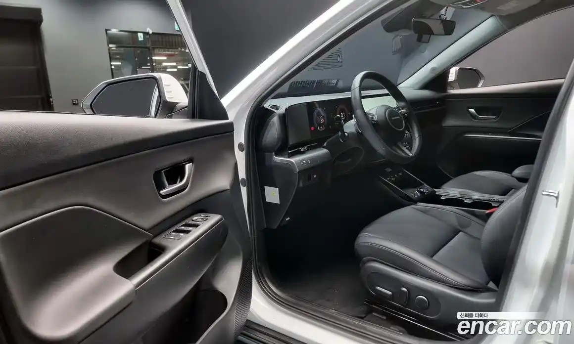 Hyundai Kona 2023 1.6 автомат (гидро), фото 11