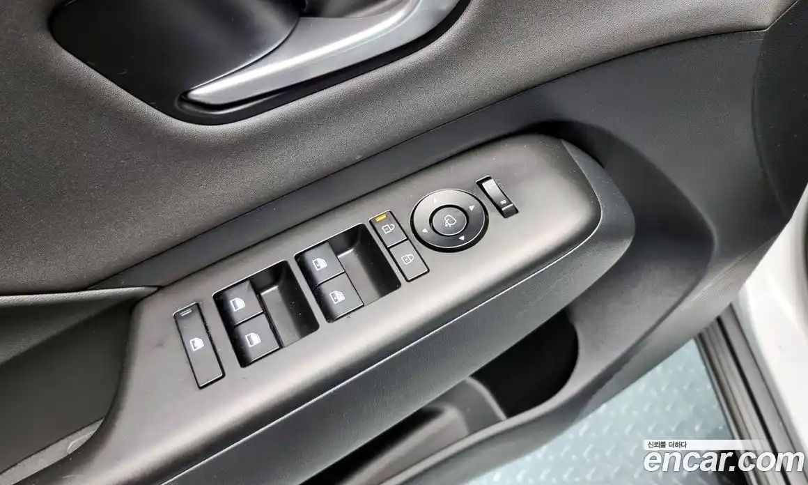 Hyundai Kona 2023 1.6 автомат (гидро), фото 18