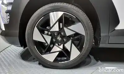 Hyundai Kona 2023 1.6 автомат (гидро), миниатюра 5