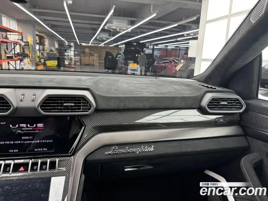 Lamborghini Urus 2024 4.0 гидро, фото 4