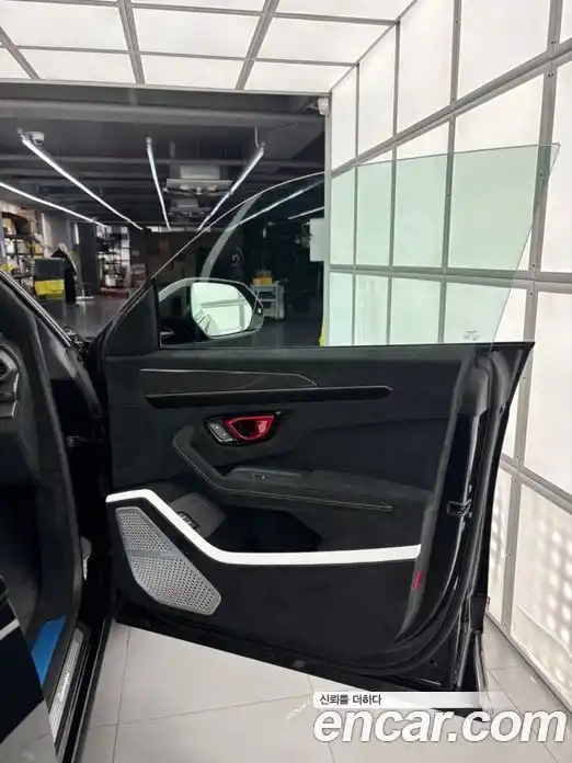 Lamborghini Urus 2024 4.0 гидро, фото 5