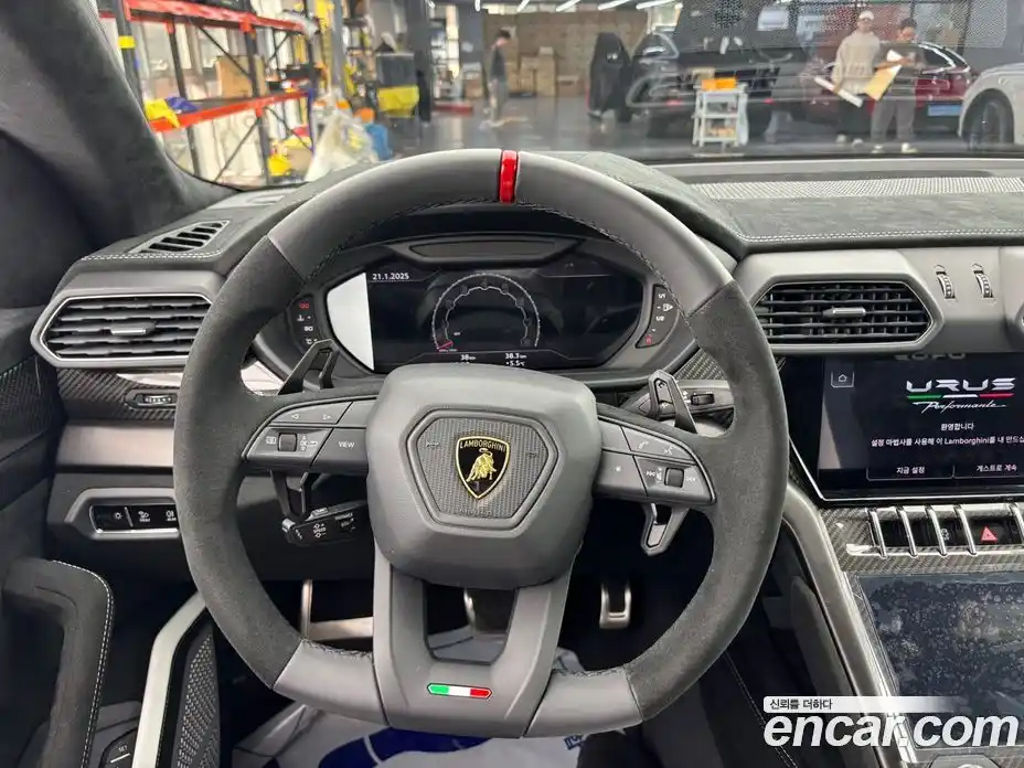 Lamborghini Urus 2024 4.0 гидро, фото 8