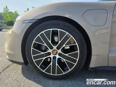 Porsche Taycan 2023 0.1 автомат (гидро), миниатюра 5