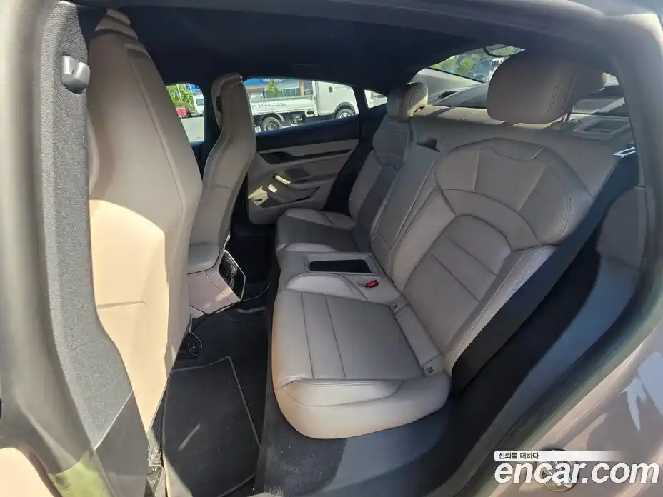 Porsche Taycan 2023 0.1 автомат (гидро), фото 9