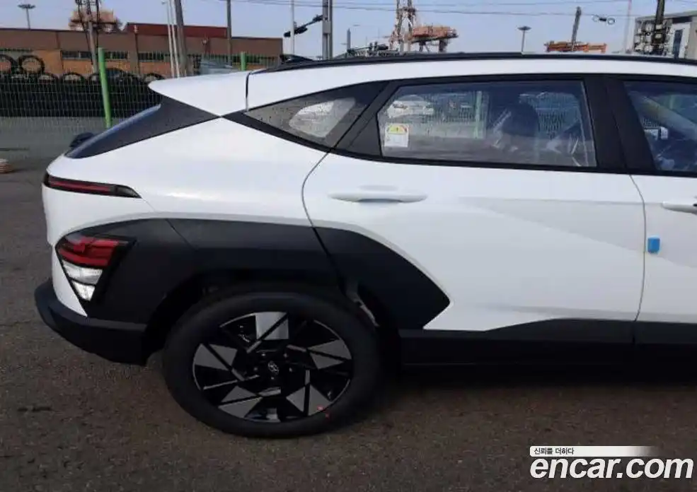 Hyundai Kona 2026 1.6 автомат (гидро), фото 6
