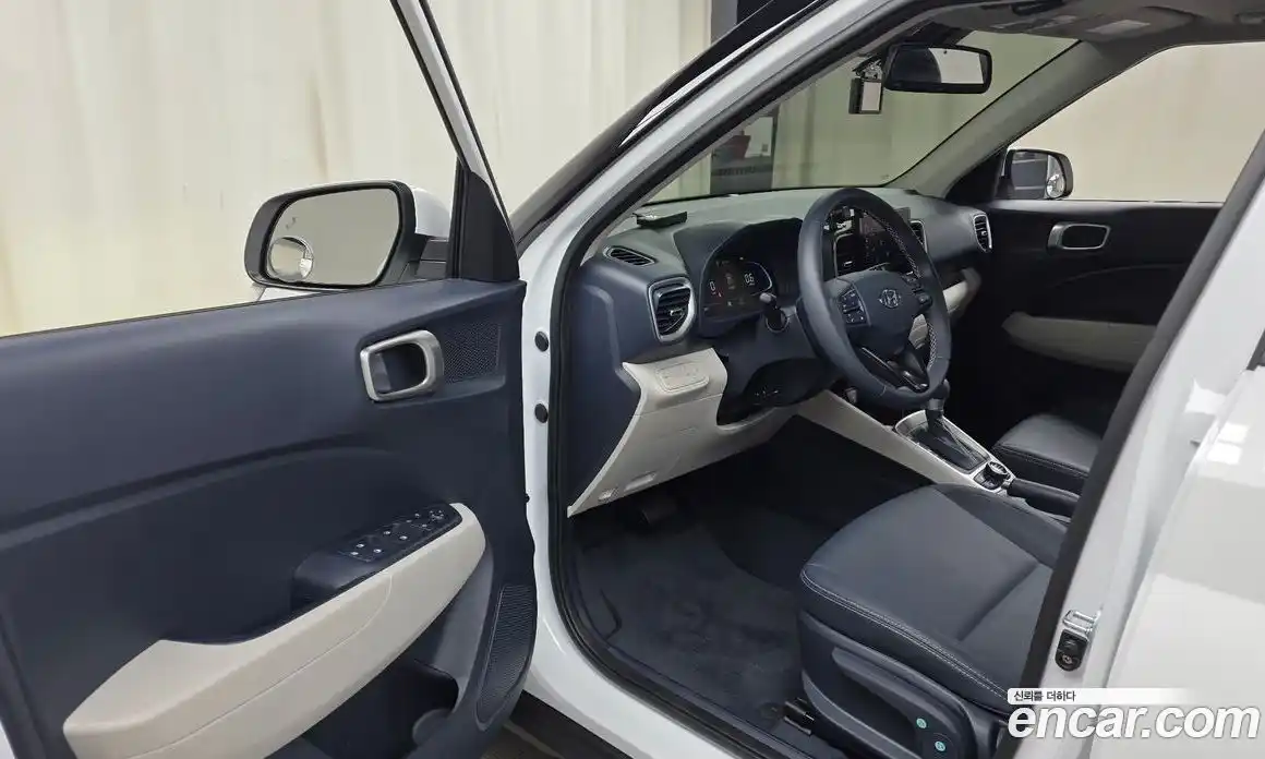 Hyundai Venue 2025 1.6 автомат (гидро), фото 13