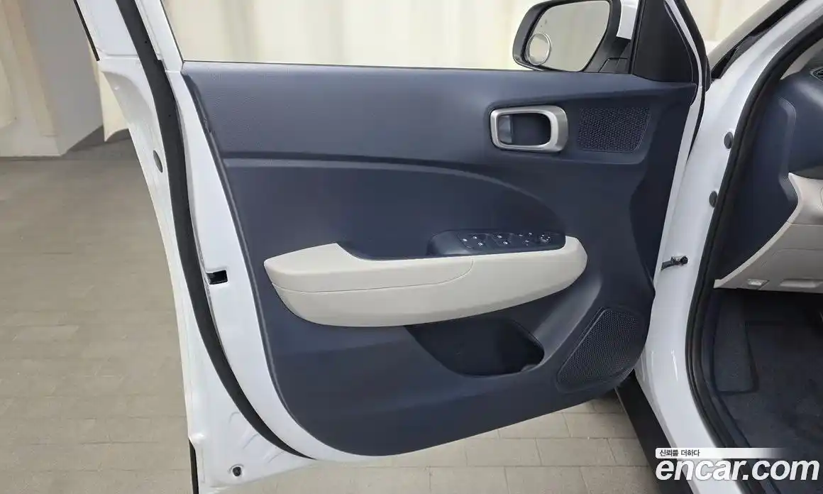 Hyundai Venue 2025 1.6 автомат (гидро), фото 14