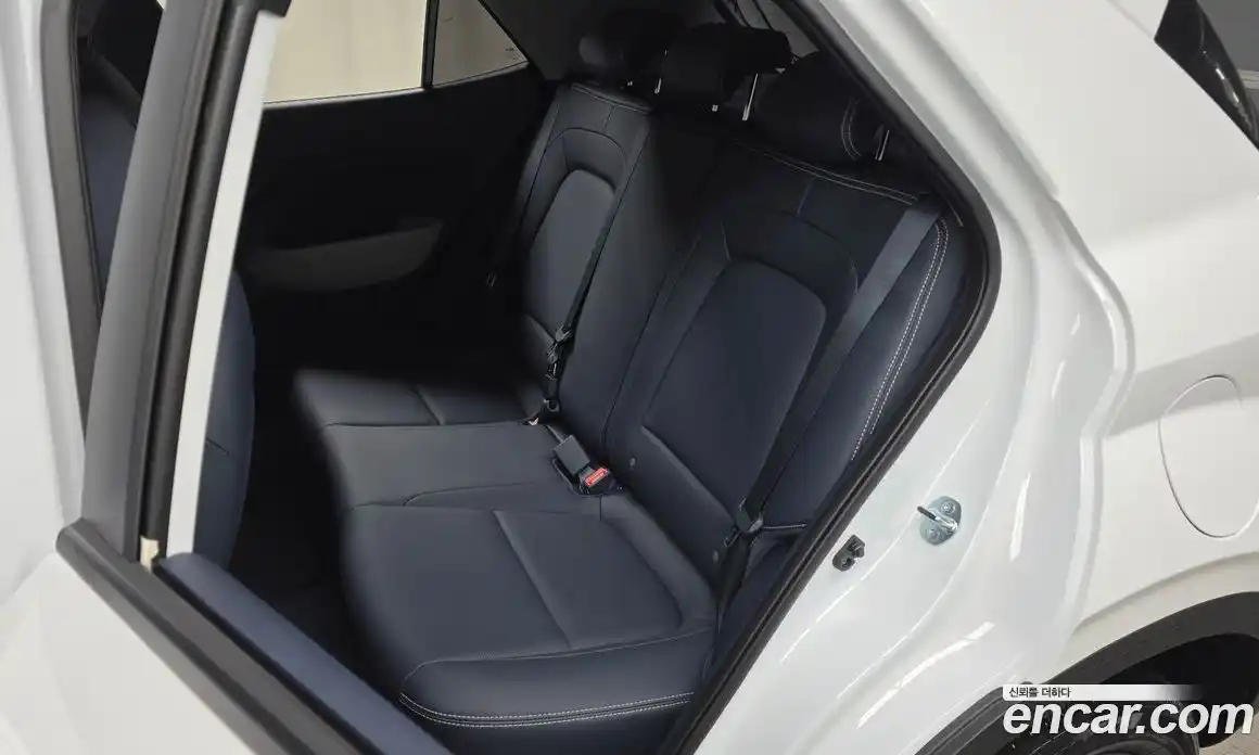 Hyundai Venue 2025 1.6 автомат (гидро), фото 18